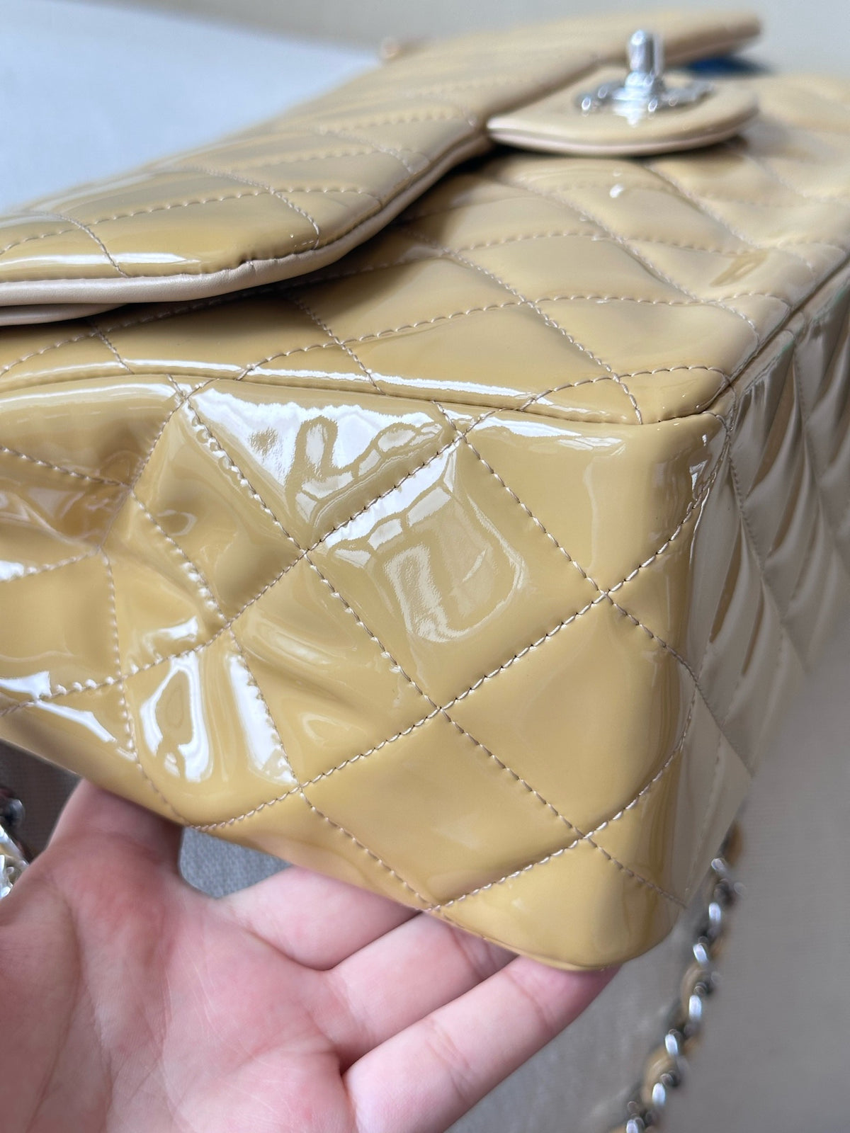 Chanel - Classic Flap Jumbo - Patent leather - Yellow - (large)