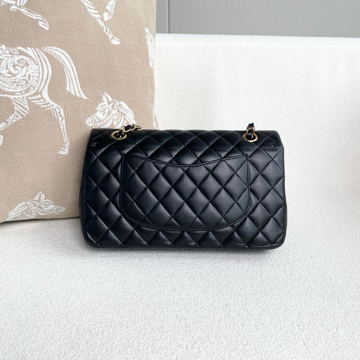 Chanel - Classic Flap - Lambskin leather - Black - (Medium)