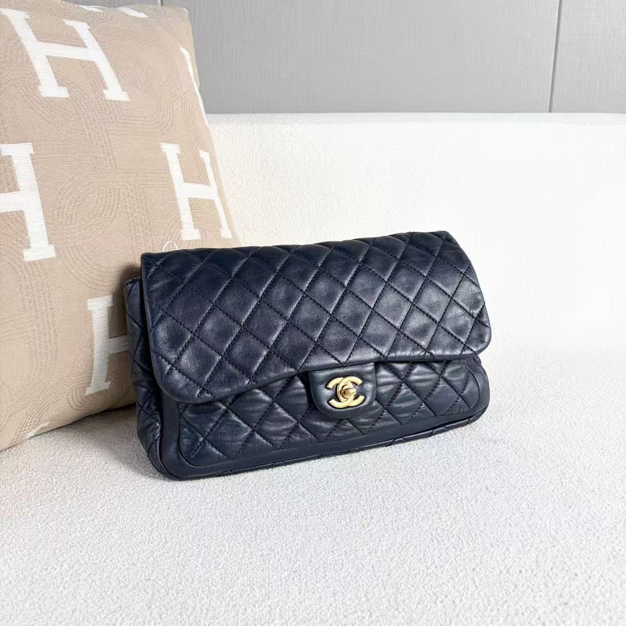 Chanel - Classic Flap - Lambskin leather - Dark Blue with Gold-Tone Hardware - (Small)