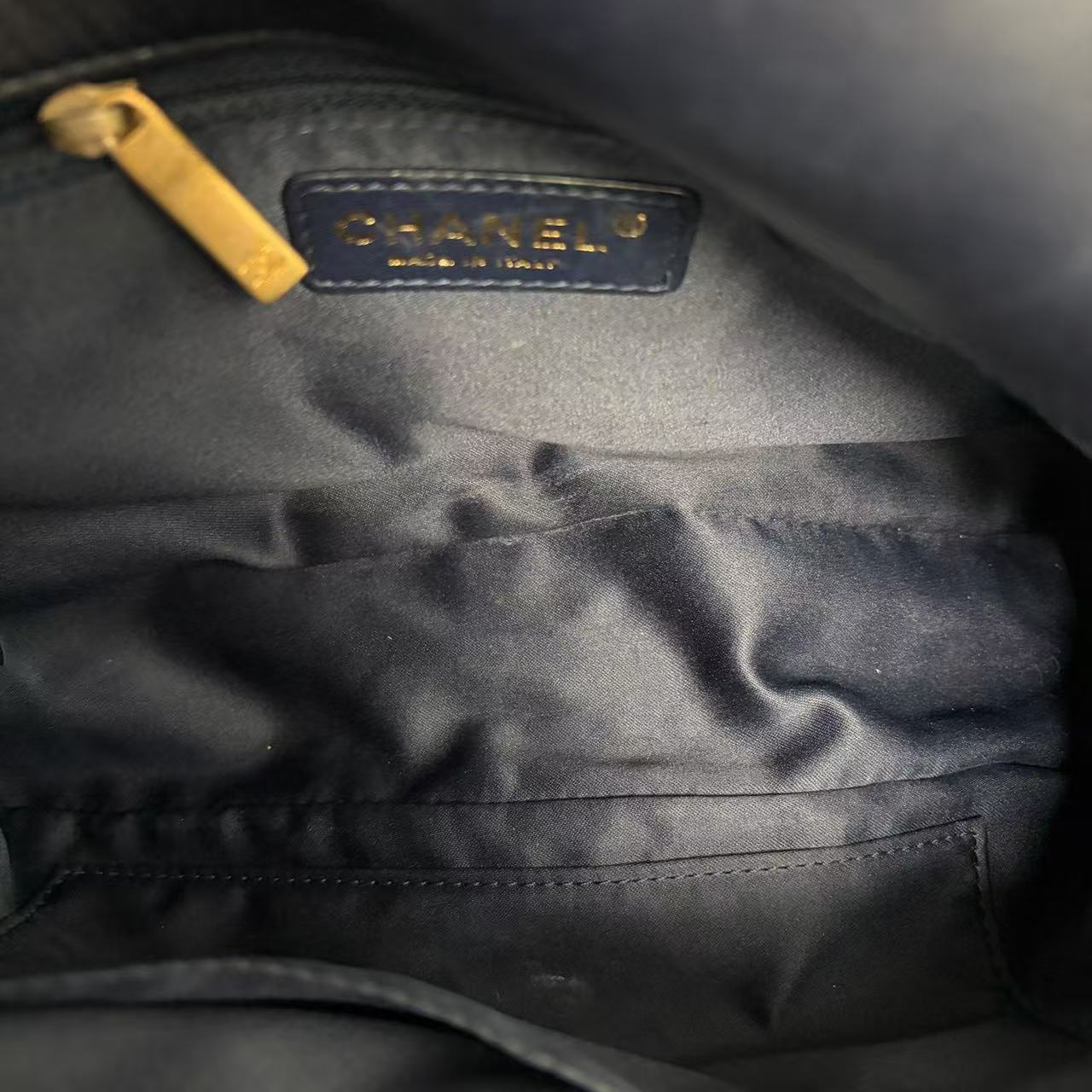 Chanel - Classic Flap - Lambskin leather - Dark Blue with Gold-Tone Hardware - (Small)