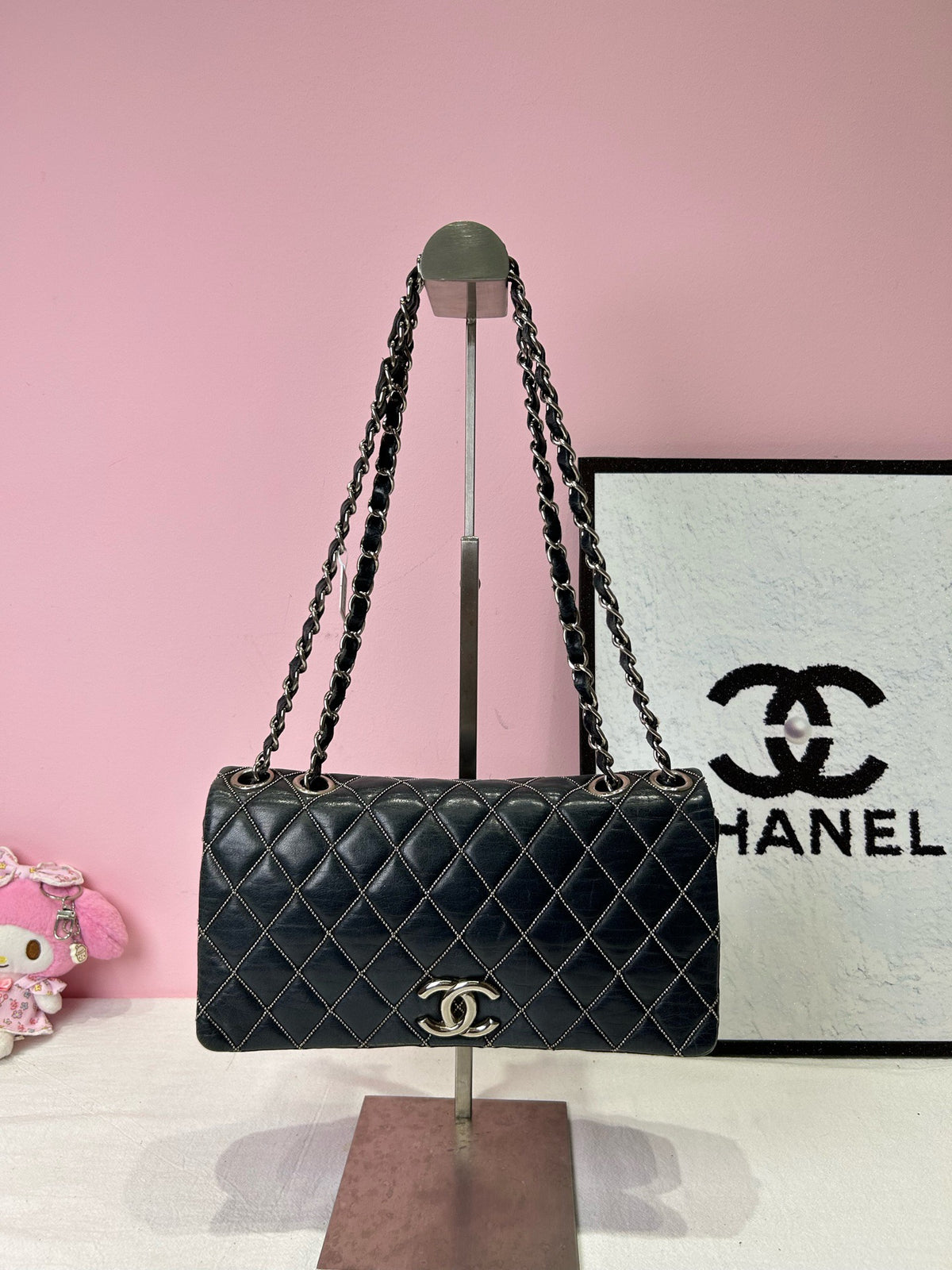 Chanel - Classic Flap Large - Leather - Black - (large)
