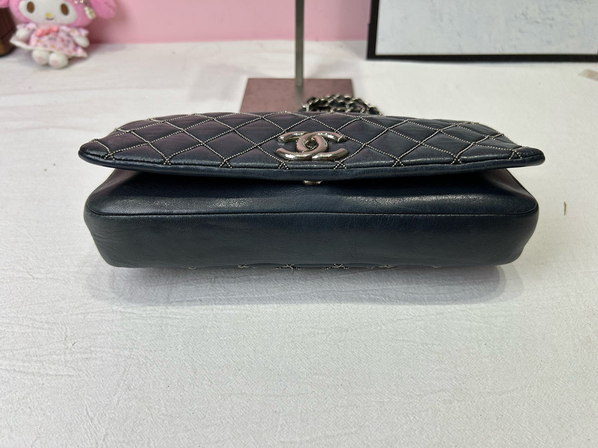 Chanel - Classic Flap Large - Leather - Black - (large)