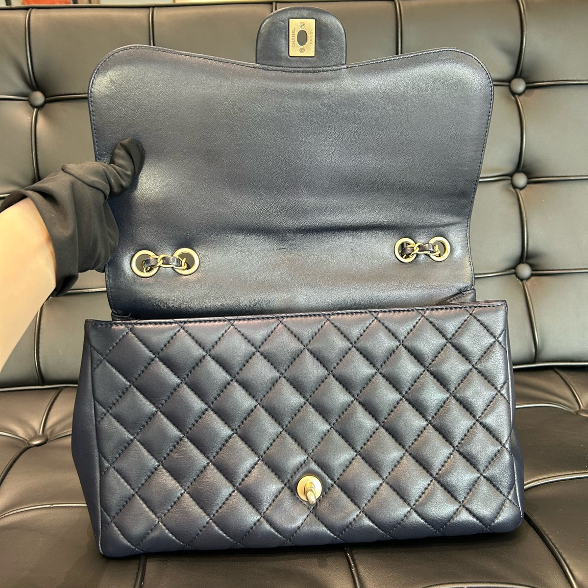 Chanel - Classic Flap Large - Leather - Navy - (large)