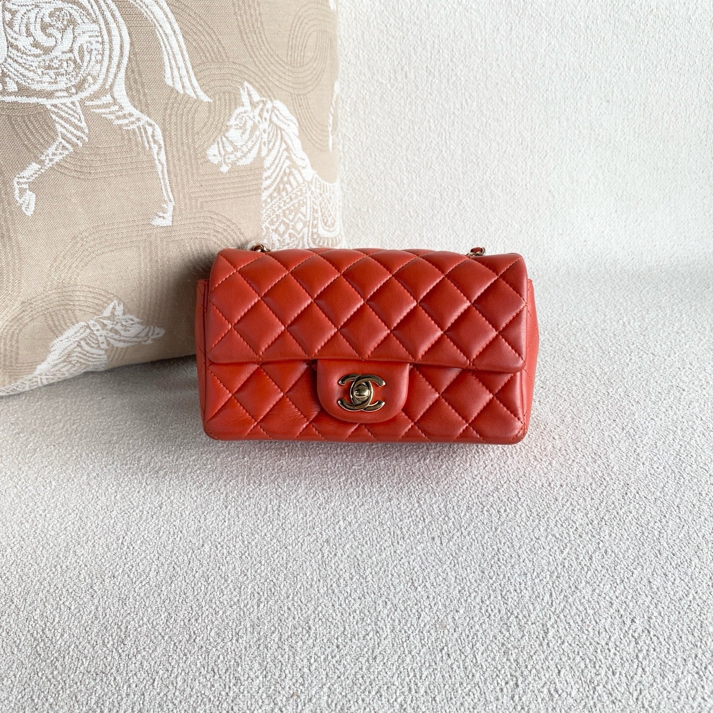 Chanel - Classic Flap Large Mini - Lambskin leather - Orange Red with Gold-Tone Hardware - (Mini)