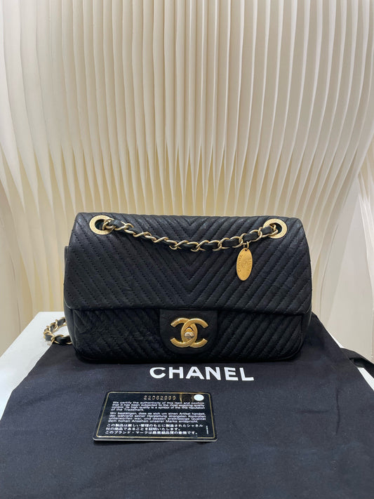 Chanel - Classic Flap Large Mini - Leather - Black - (mini)