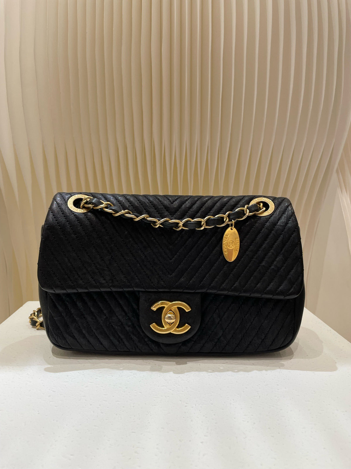 Chanel - Classic Flap Large Mini - Leather - Black - (mini)