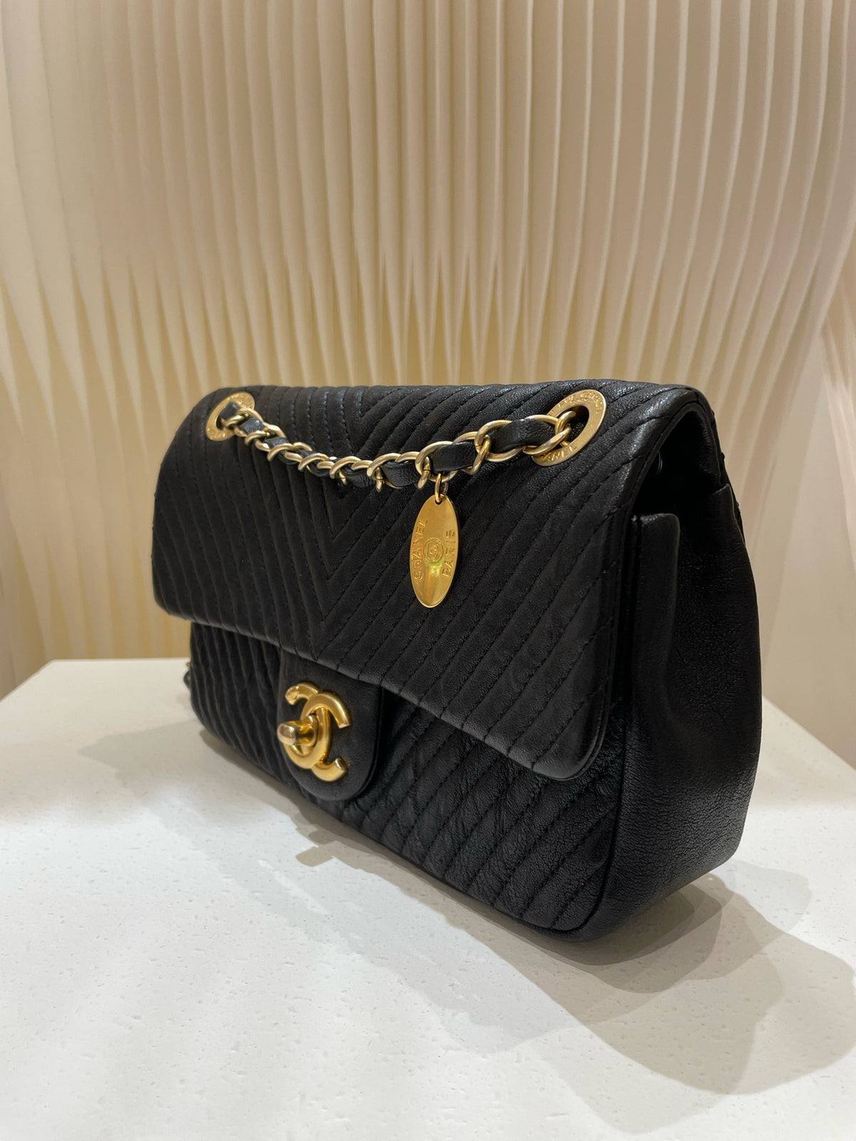 Chanel - Classic Flap Large Mini - Leather - Black - (mini)