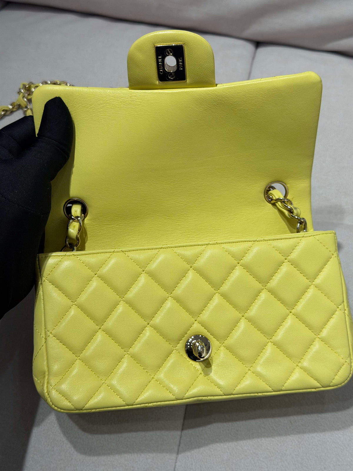 Chanel - Classic Flap Large Mini - Leather - Yellow - (mini)