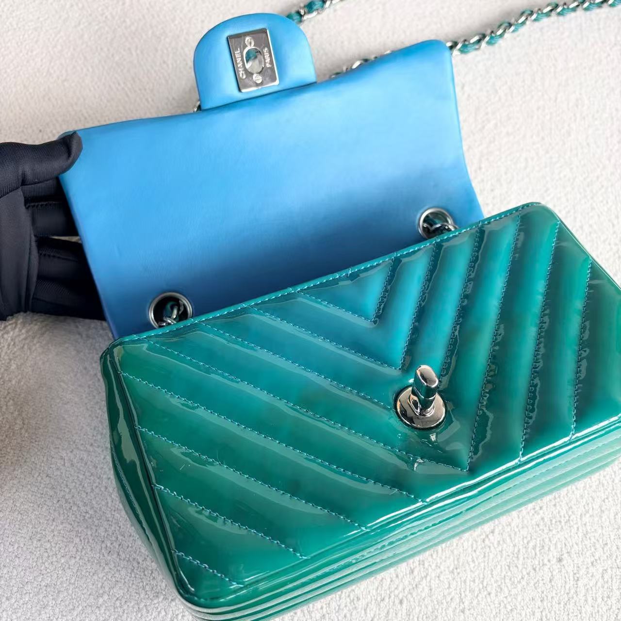 Chanel - Classic Flap Large Mini - Patent leather - Green with Blue Interior Lining - (mini)