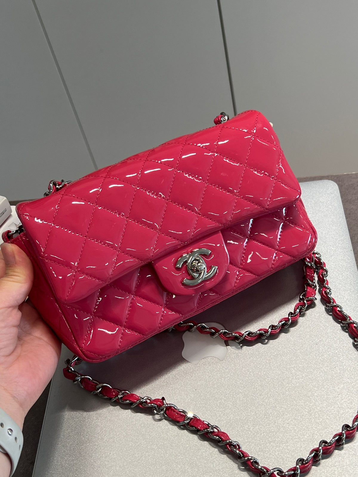 Chanel - Classic Flap Large Mini - Patent leather - Pink - (mini)