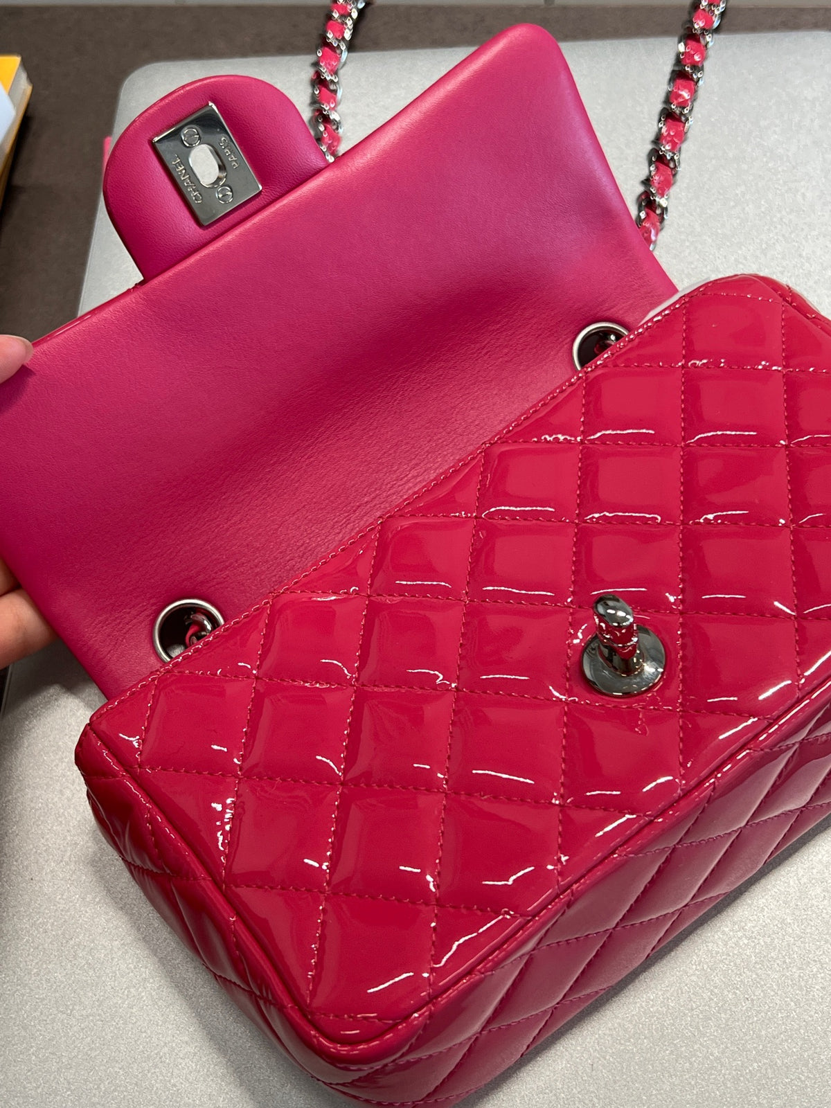 Chanel - Classic Flap Large Mini - Patent leather - Pink - (mini)