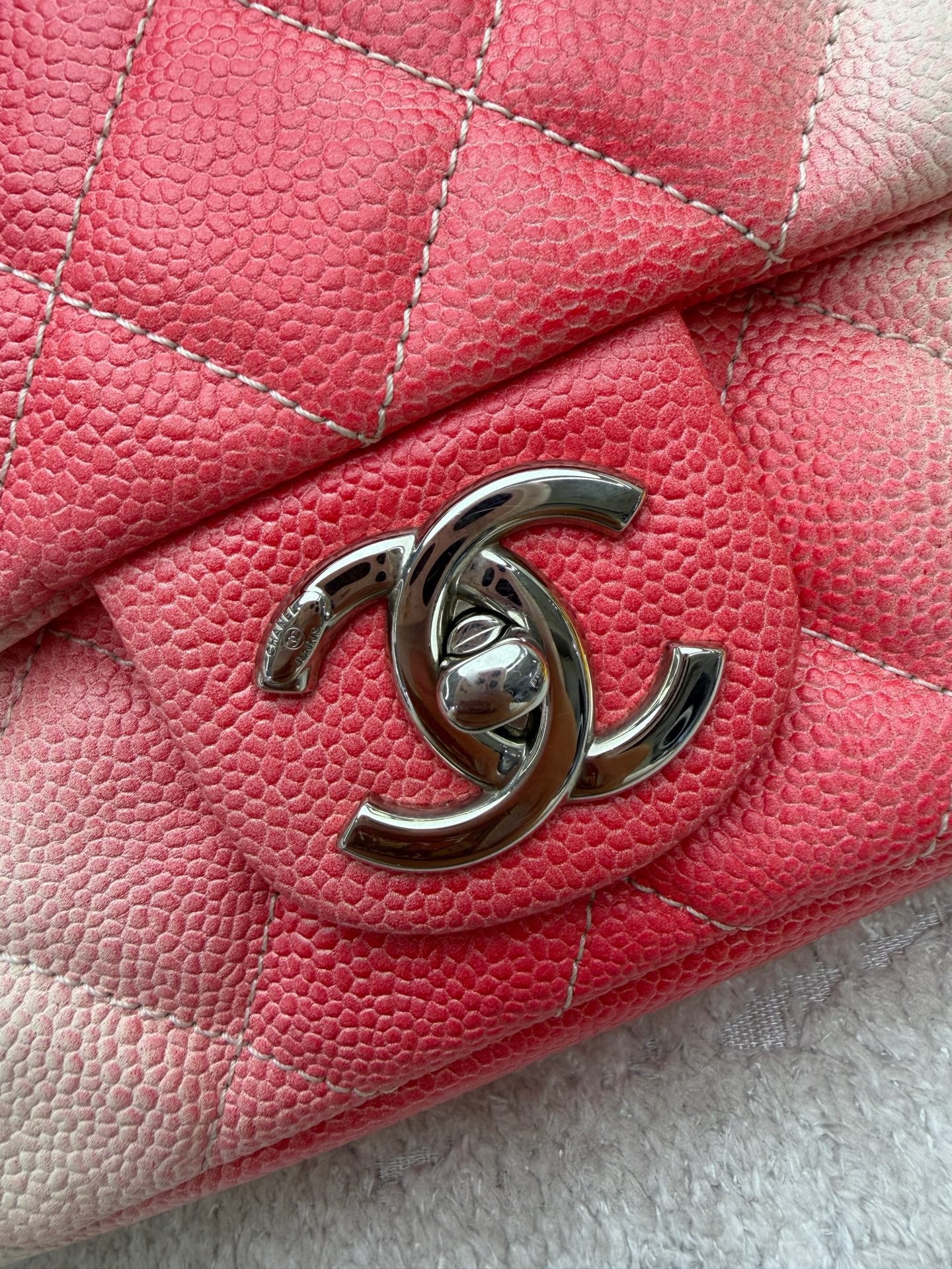 Chanel - Classic Flap - Leather - Beige - (small)