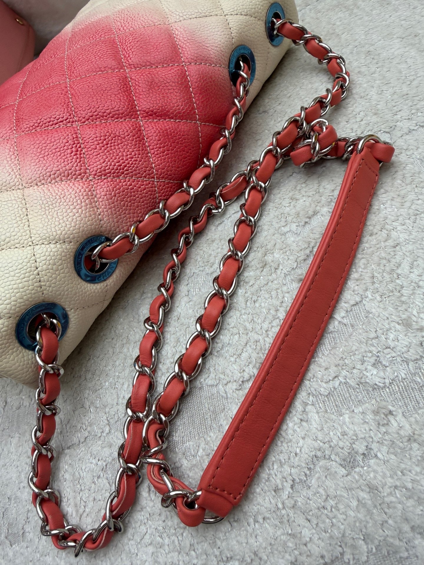 Chanel - Classic Flap - Leather - Beige - (small)