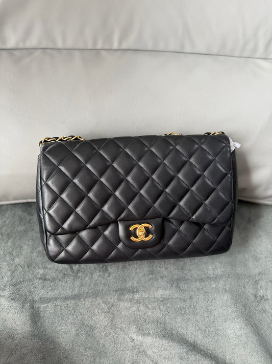 Chanel - Classic Flap - Leather - Black - (large)