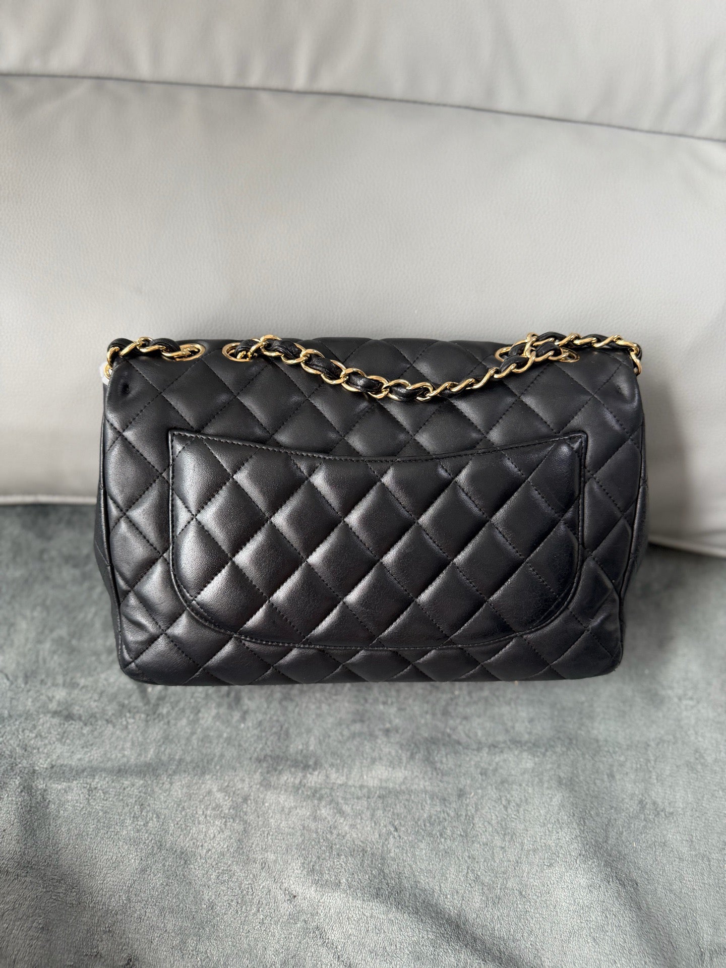 Chanel - Classic Flap - Leather - Black - (large)