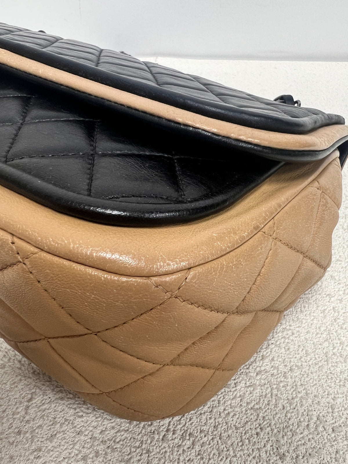 Chanel - Classic Flap - Leather - Black - (large)