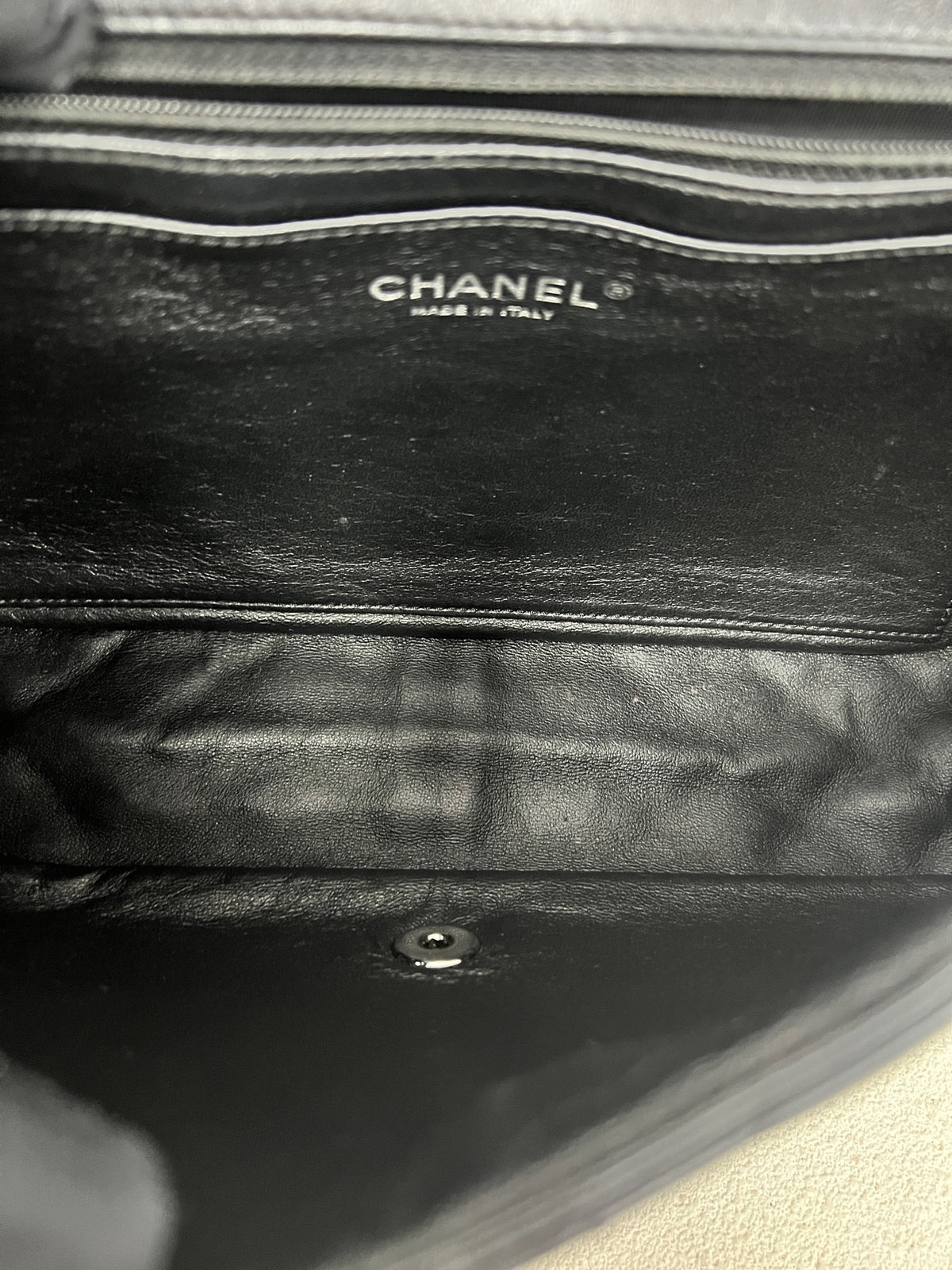 Chanel - Classic Flap - Leather - Black - (large)