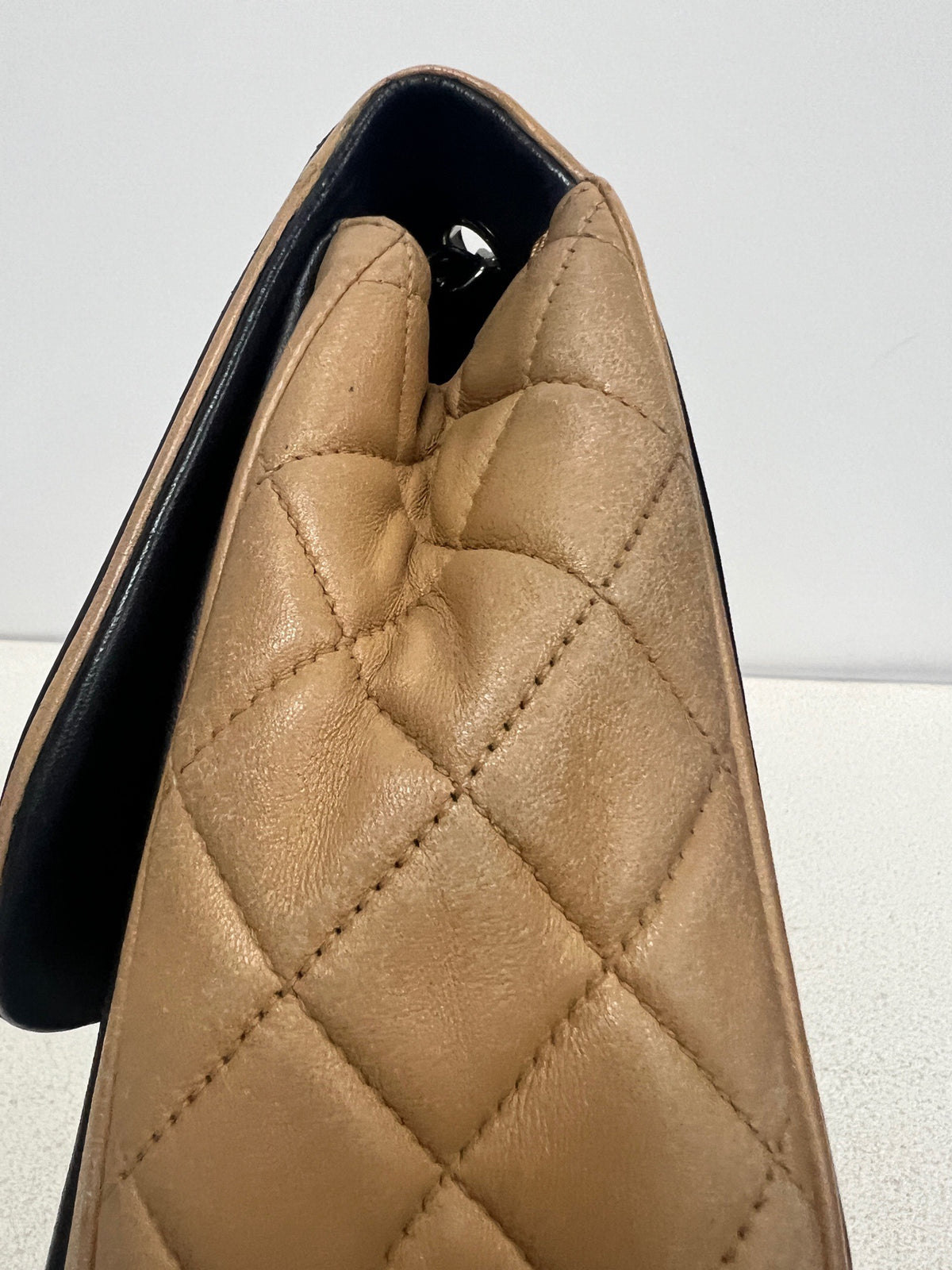 Chanel - Classic Flap - Leather - Black - (large)