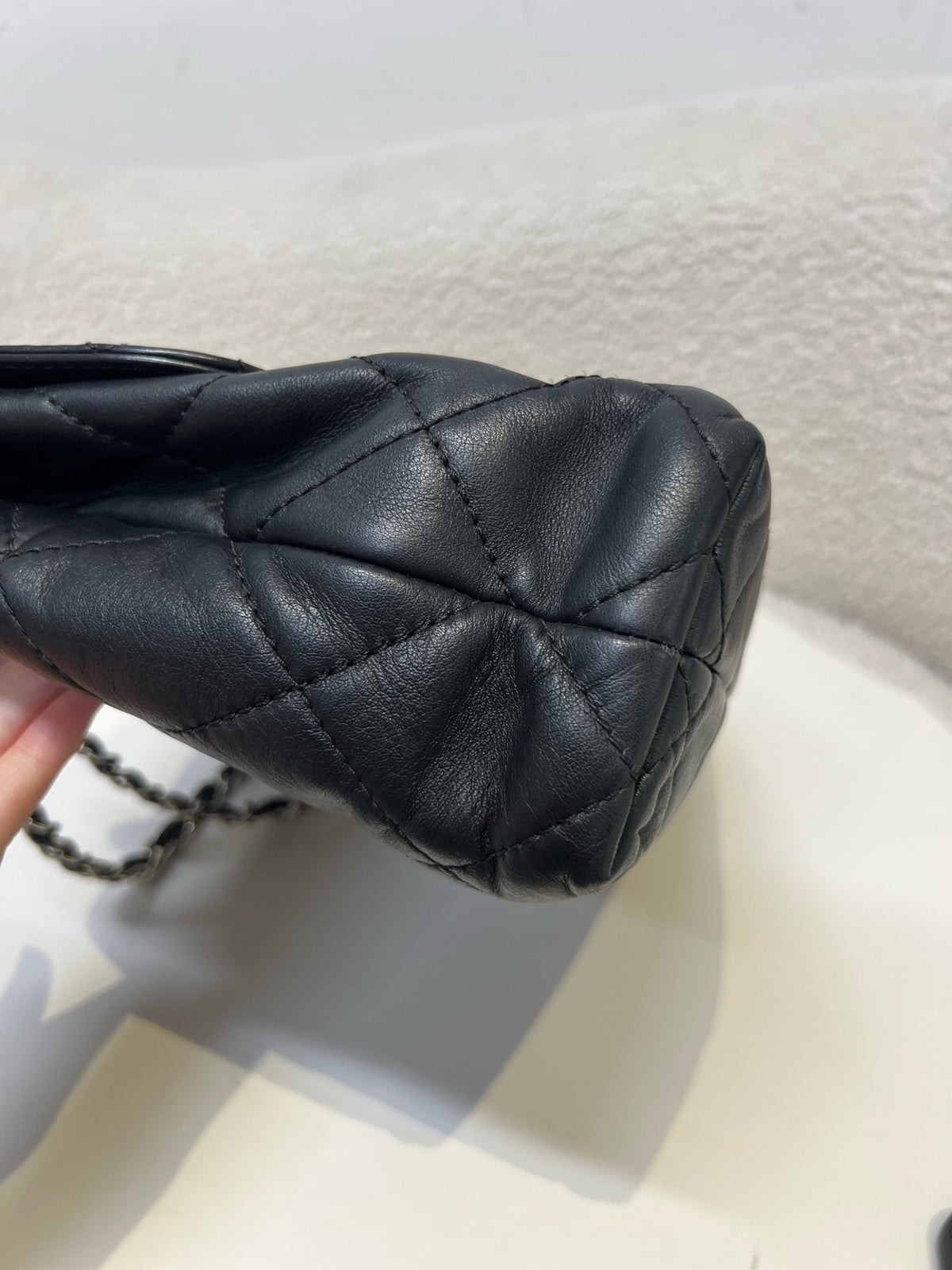 Chanel - Classic Flap - Leather - Black - (large)