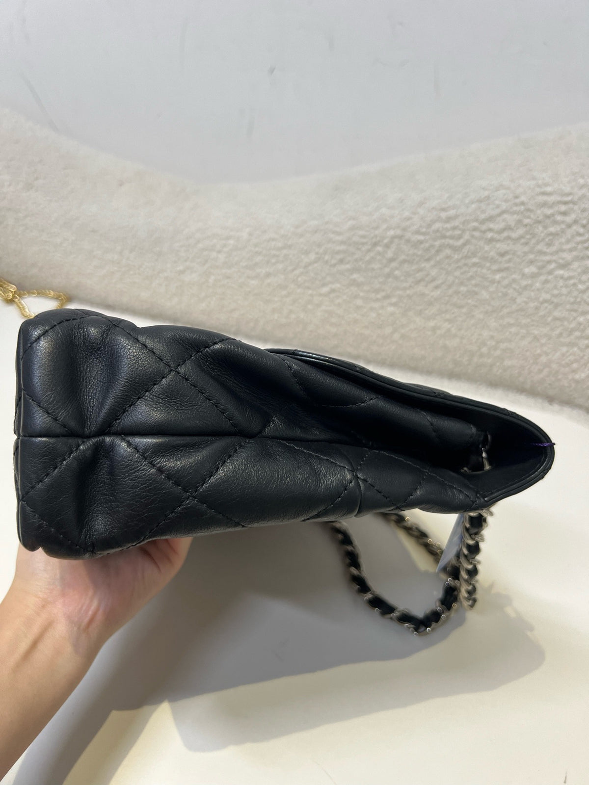 Chanel - Classic Flap - Leather - Black - (large)