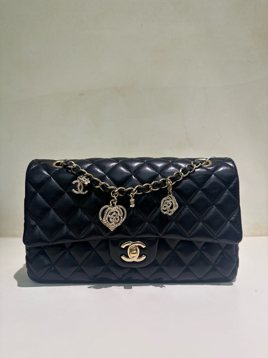 Chanel - Classic Flap - Leather - Black - (Medium)