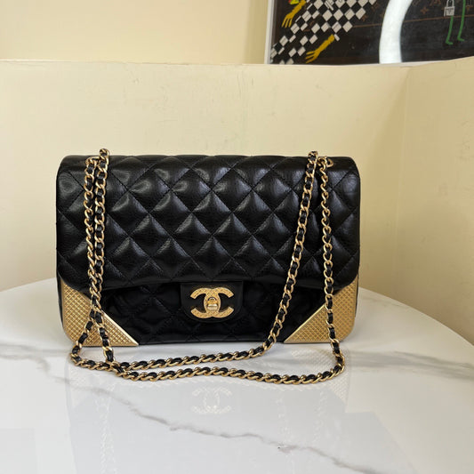 Chanel - Classic Flap - Leather - Black - (medium)