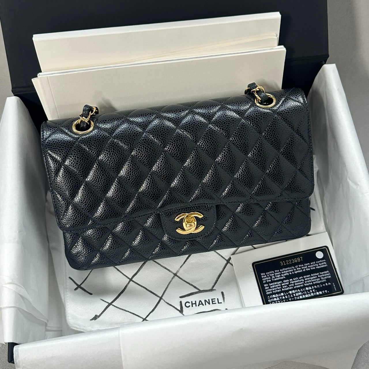 Chanel - Classic Flap - Leather - Black - (medium)