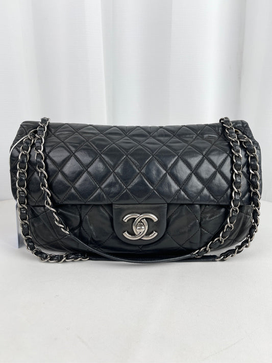 Chanel - Classic Flap - Leather - Black - (medium)