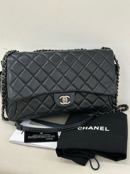Chanel - Classic Flap - Leather - Black - (medium)