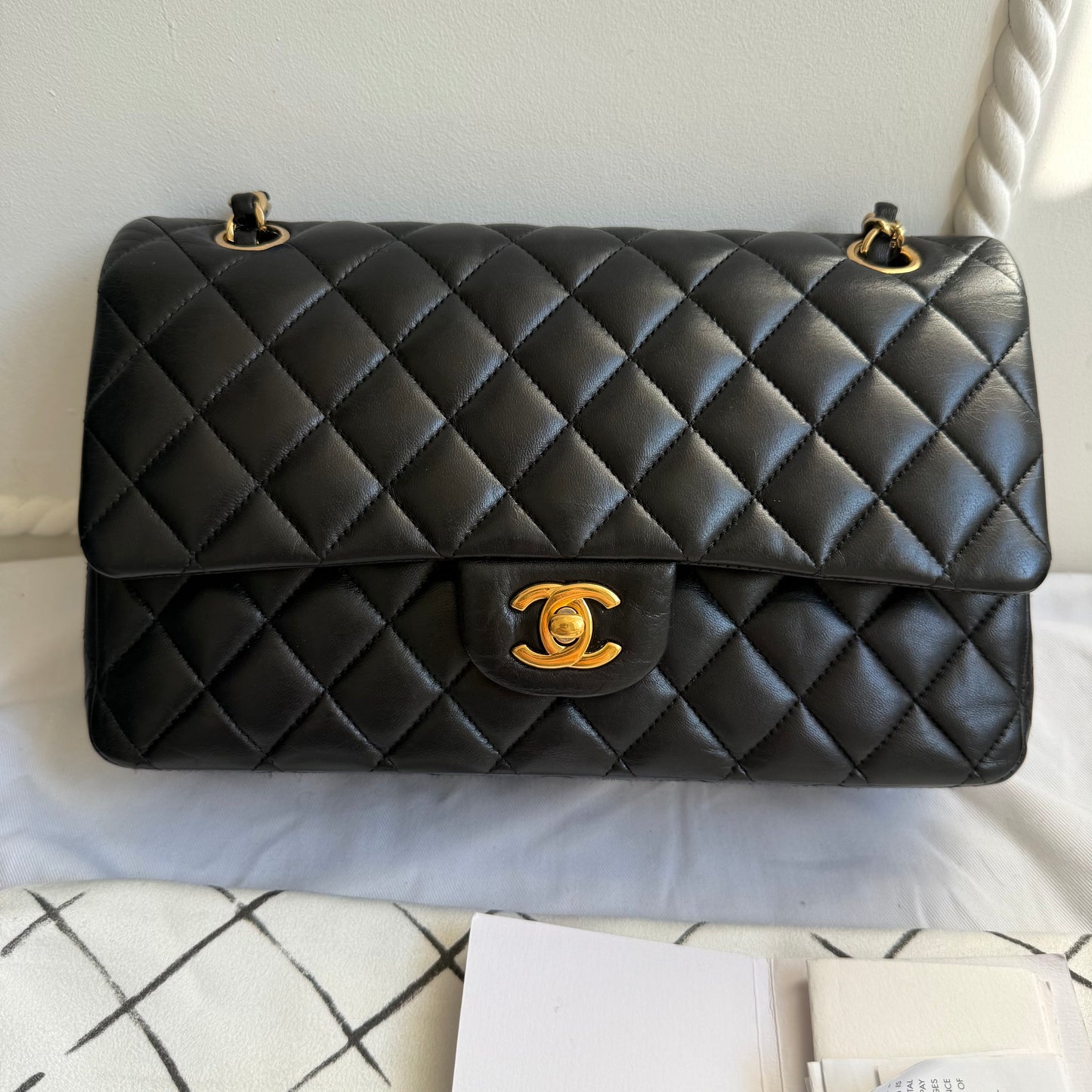 Chanel - Classic Flap - Leather - Black - (medium)