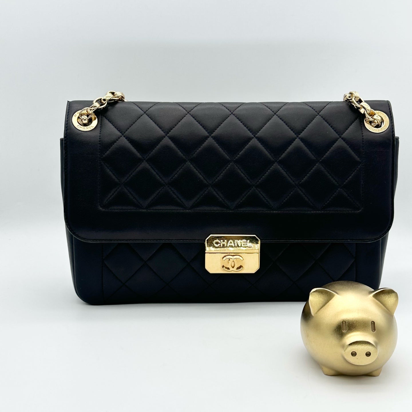 Chanel - Classic Flap - Leather - Black - (medium)