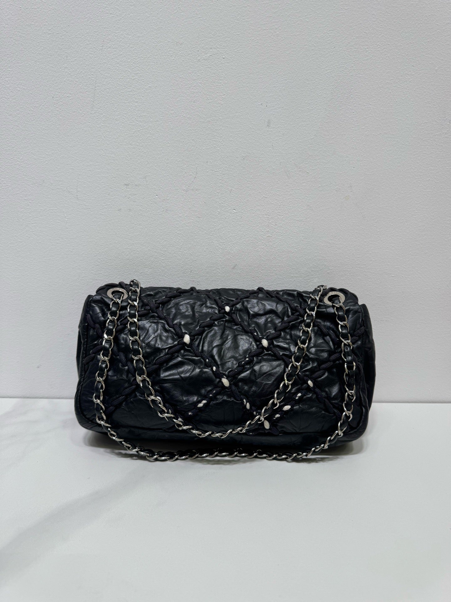 Chanel - Classic Flap - Leather - Black - (medium)