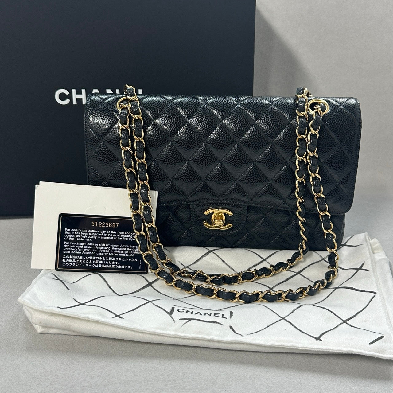 Chanel - Classic Flap - Leather - Black - (medium)