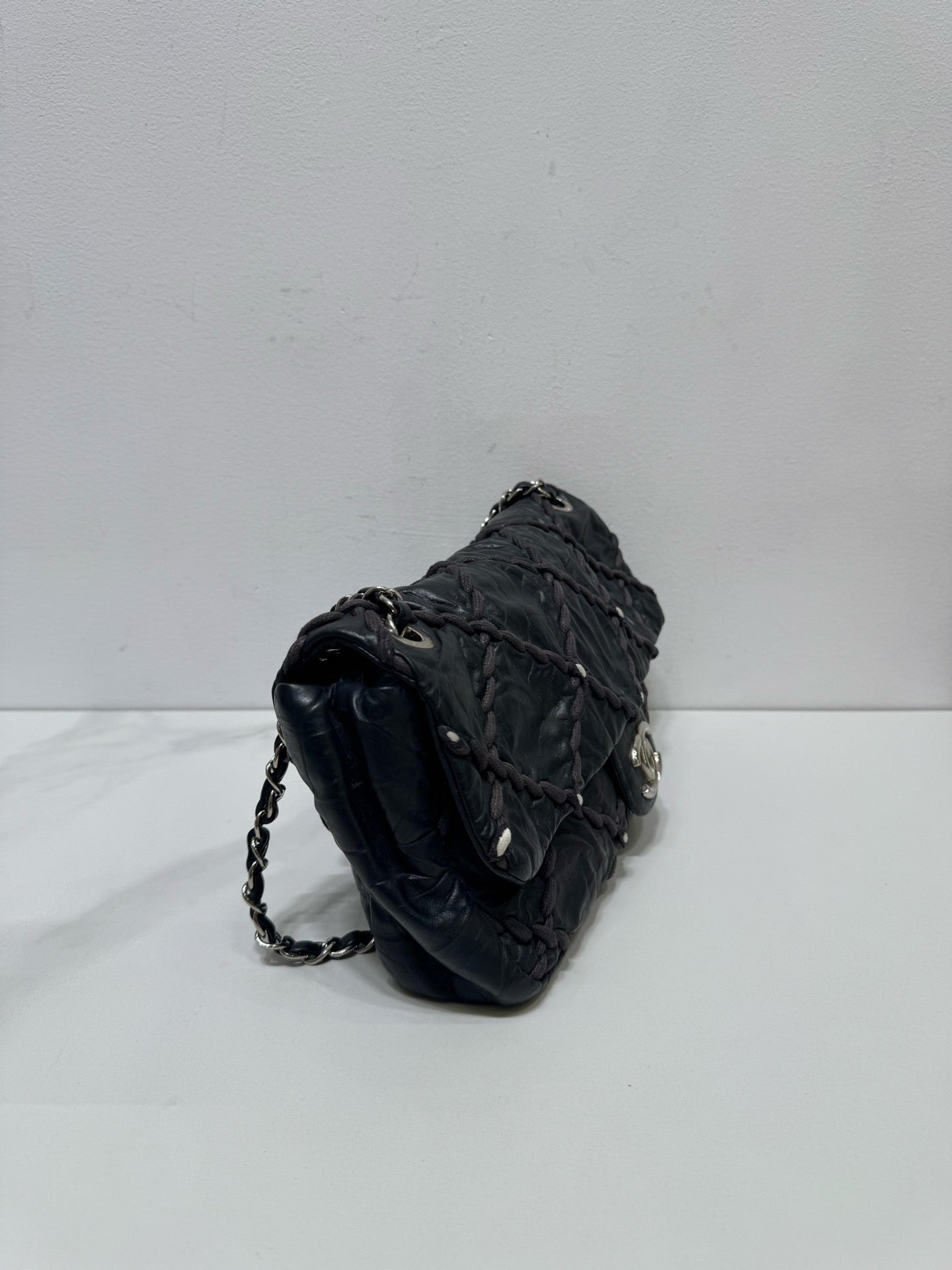 Chanel - Classic Flap - Leather - Black - (medium)