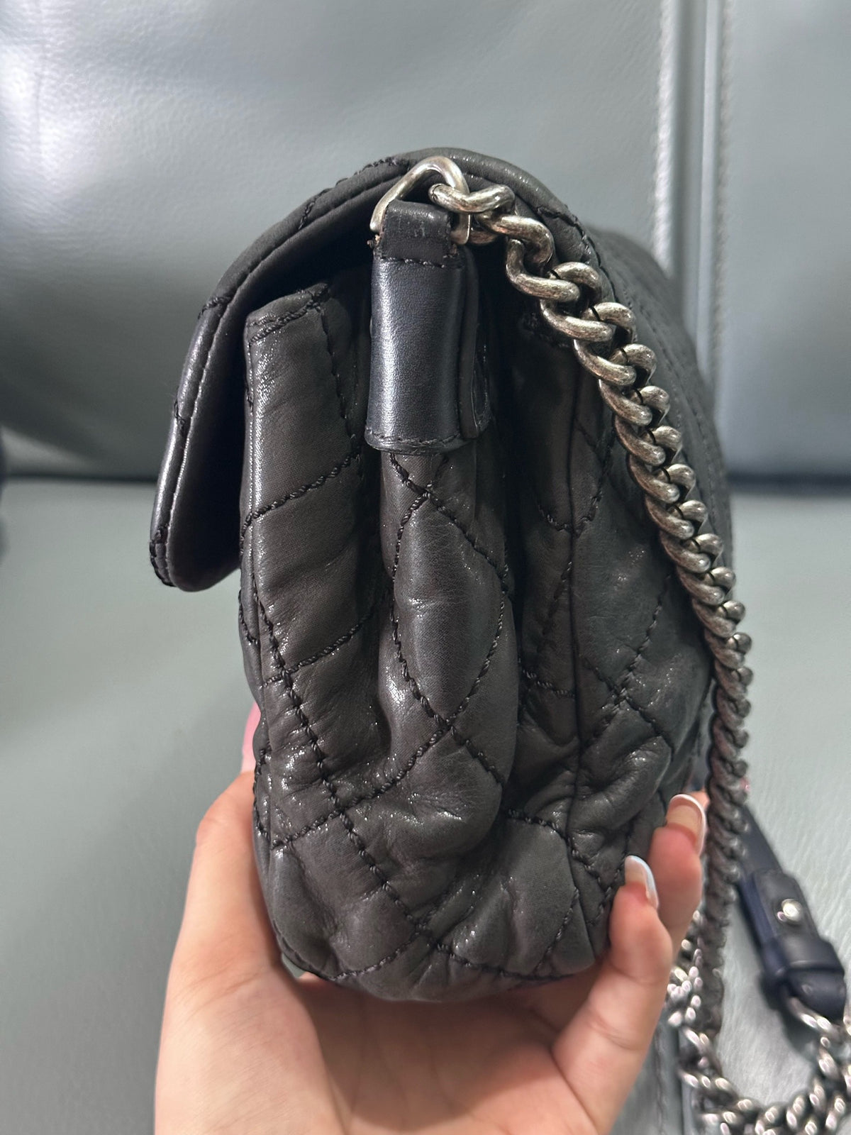 Chanel - Classic Flap - Leather - Black - (medium)