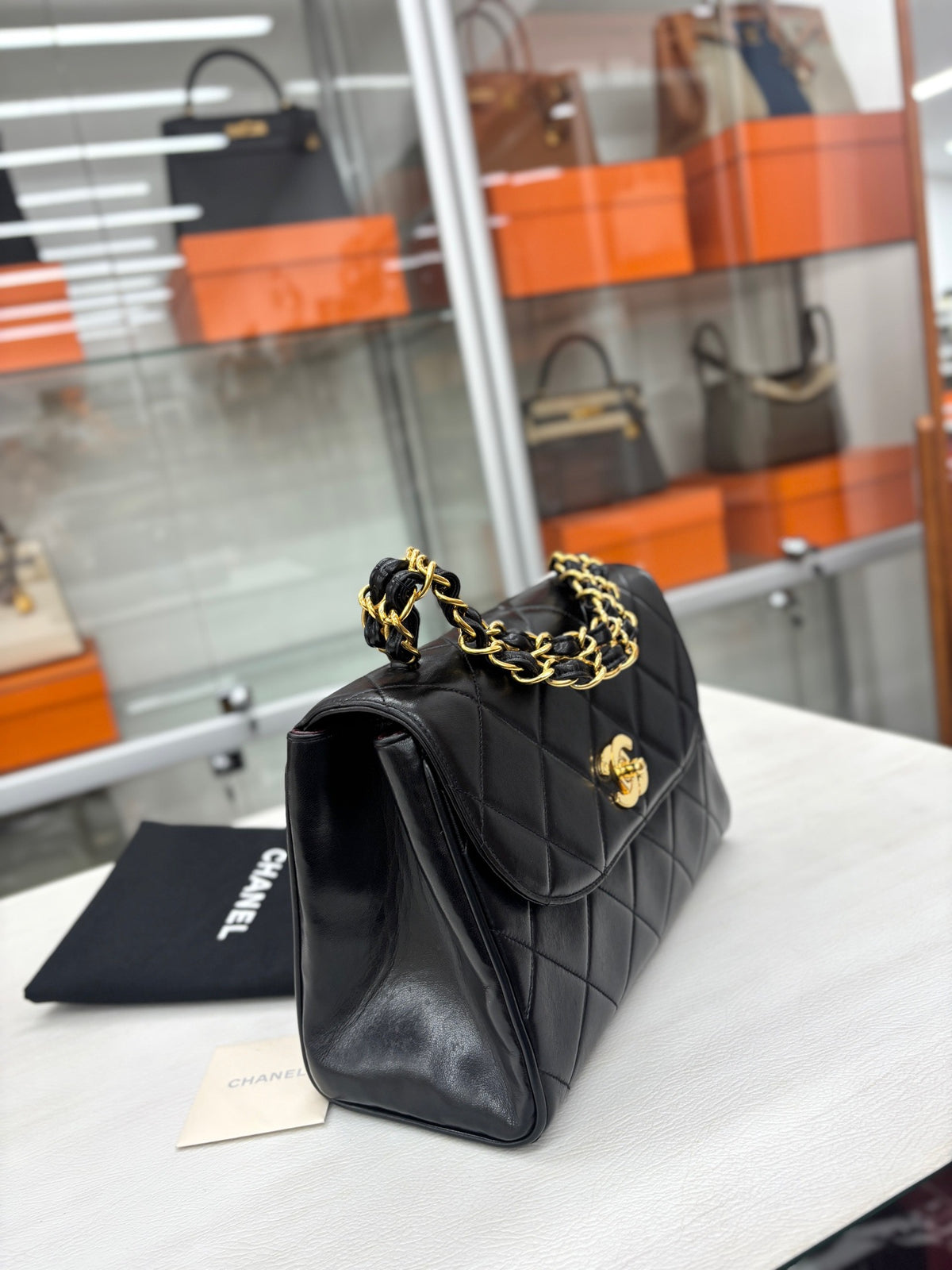 Chanel - Classic Flap - Leather - Black - (medium)