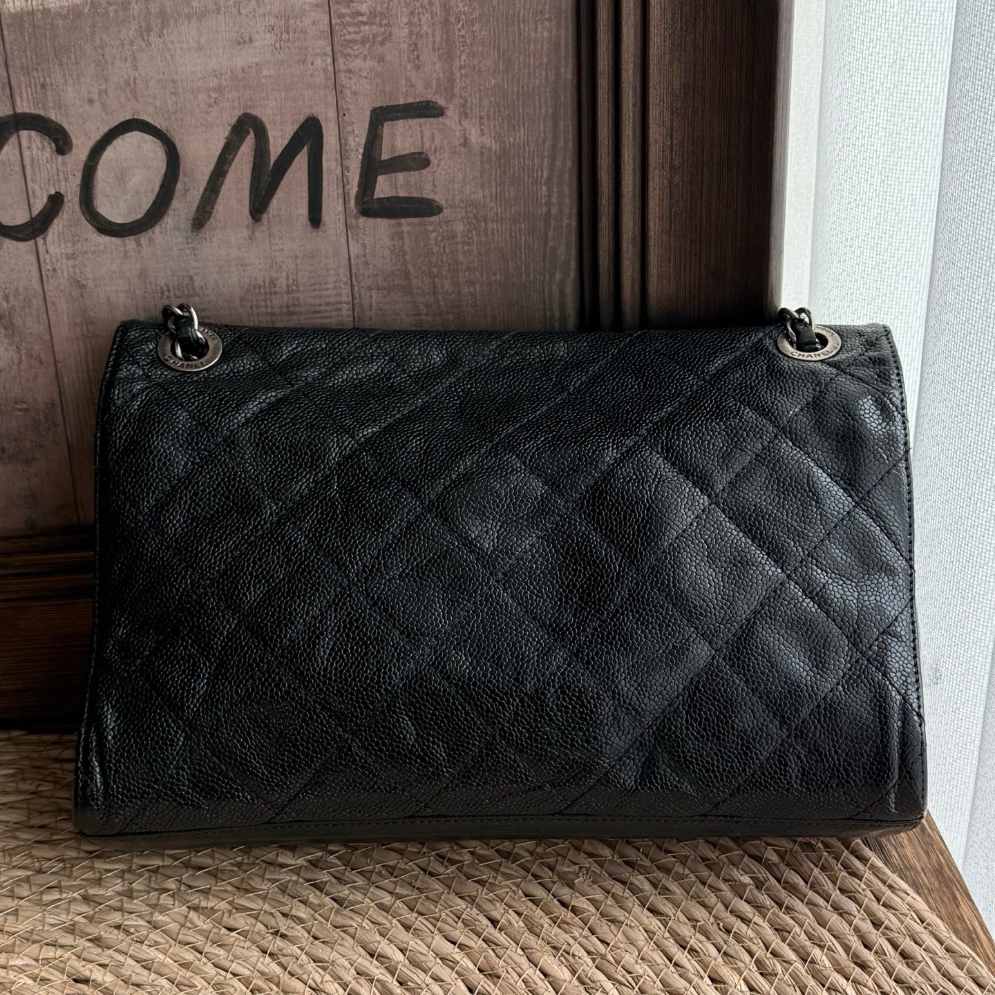 Chanel - Classic Flap - Leather - Black - (medium)