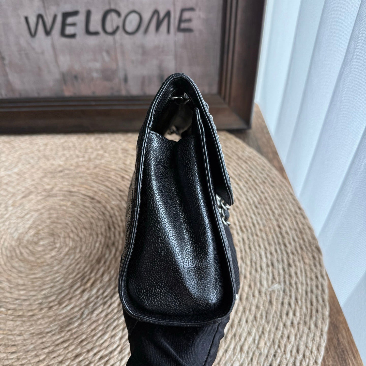Chanel - Classic Flap - Leather - Black - (medium)