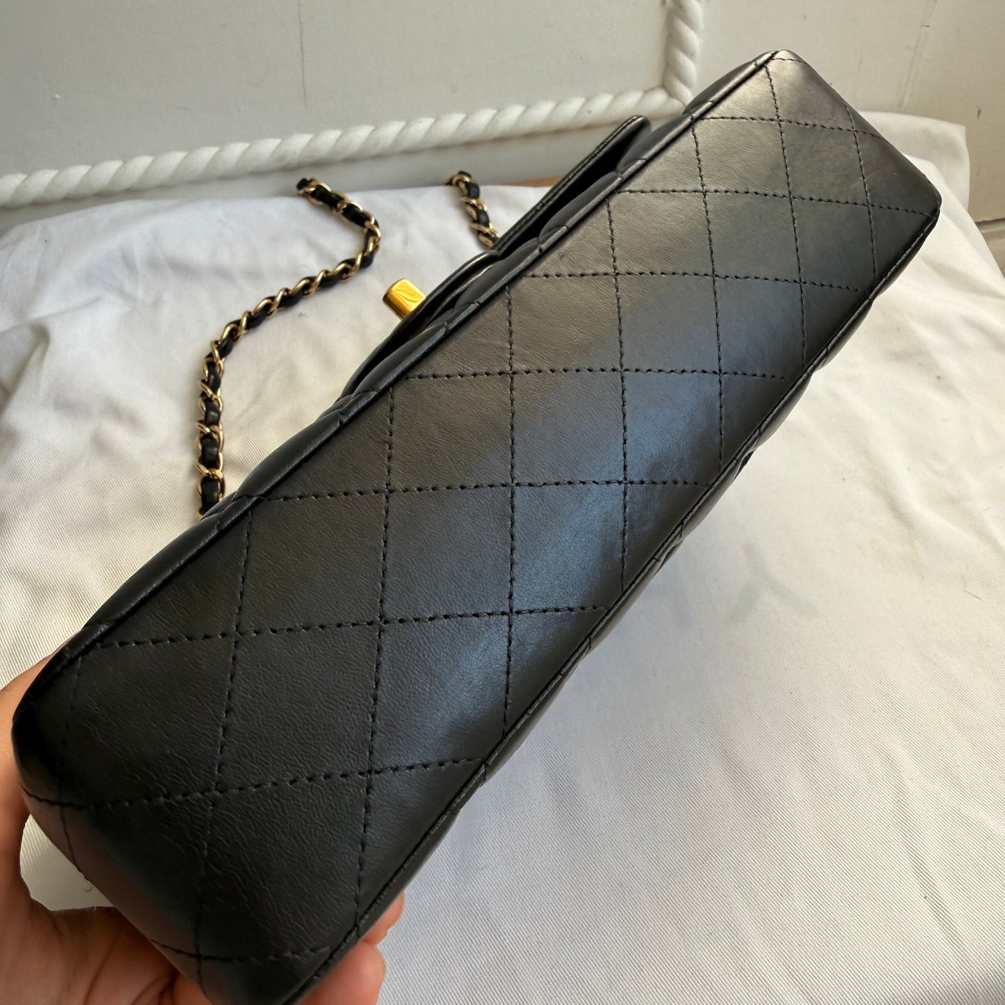 Chanel - Classic Flap - Leather - Black - (medium)