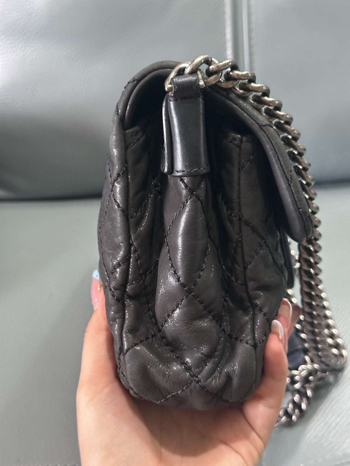Chanel - Classic Flap - Leather - Black - (medium)