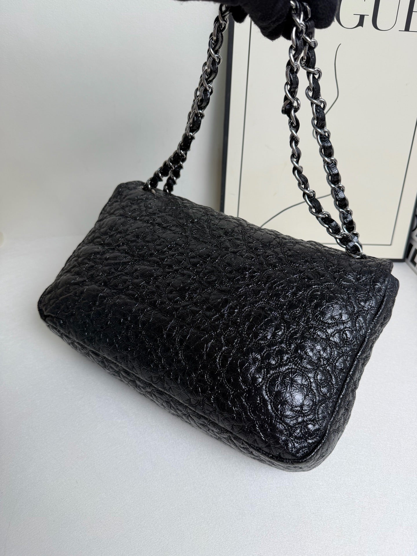 Chanel - Classic Flap - Leather - Black - (medium)