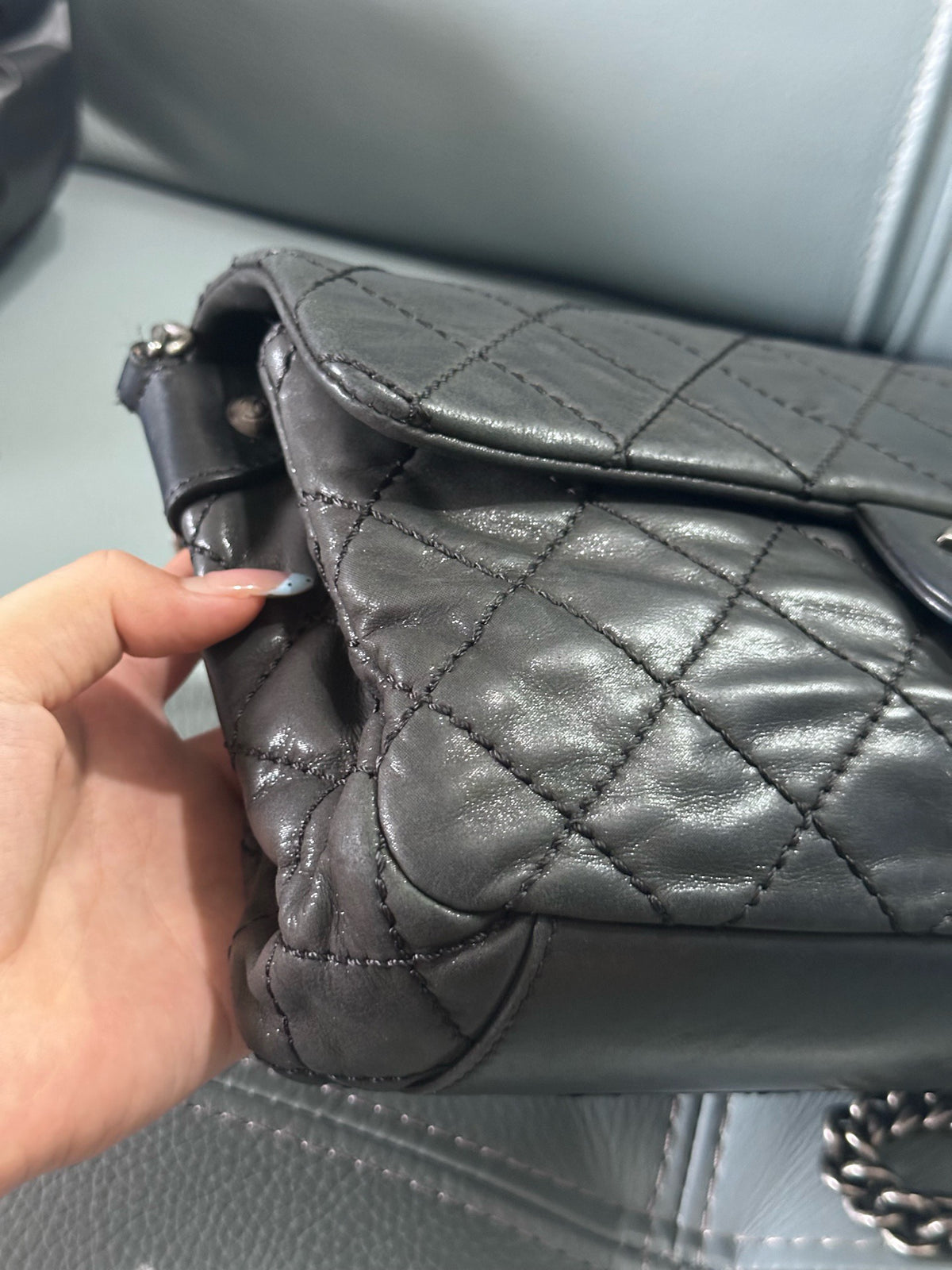 Chanel - Classic Flap - Leather - Black - (medium)