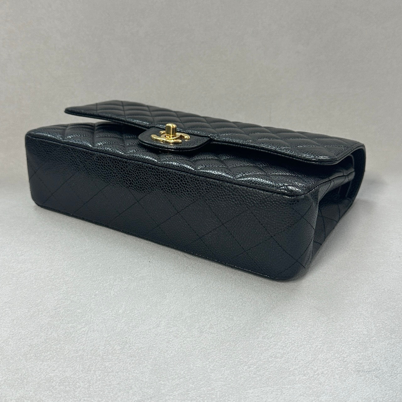 Chanel - Classic Flap - Leather - Black - (medium)