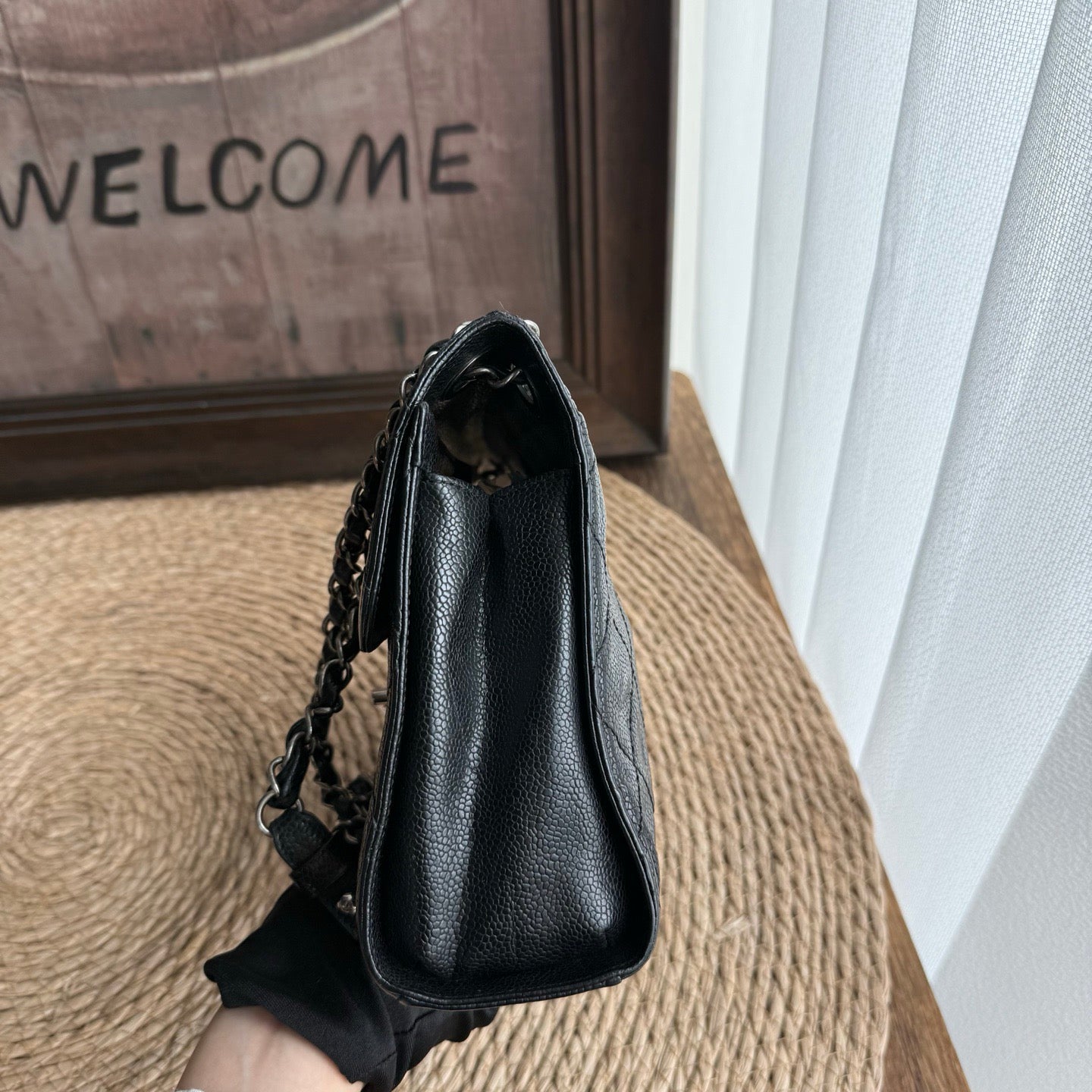 Chanel - Classic Flap - Leather - Black - (medium)