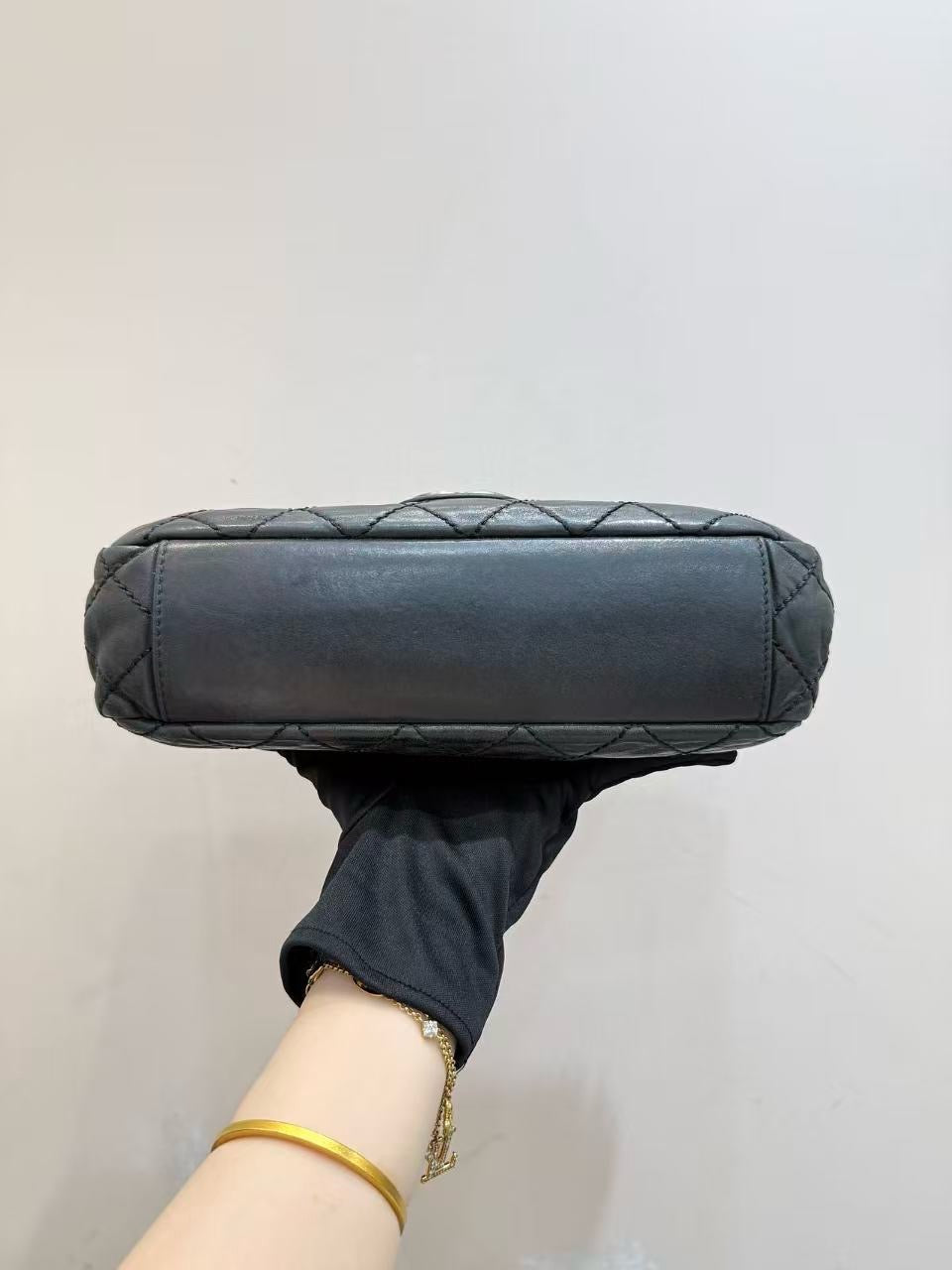 Chanel - Classic Flap - Leather - Black - (medium)