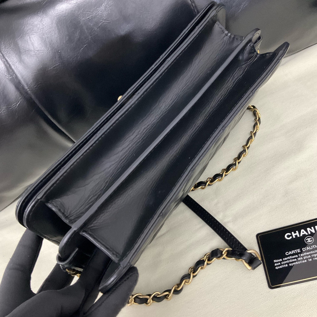 Chanel - Classic Flap - Leather - Black - (medium)