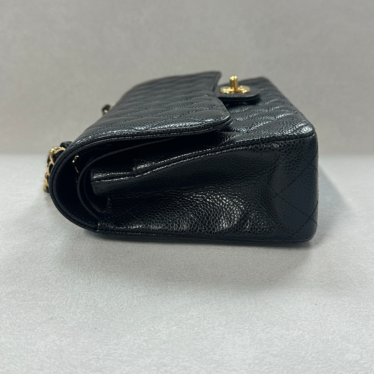 Chanel - Classic Flap - Leather - Black - (medium)