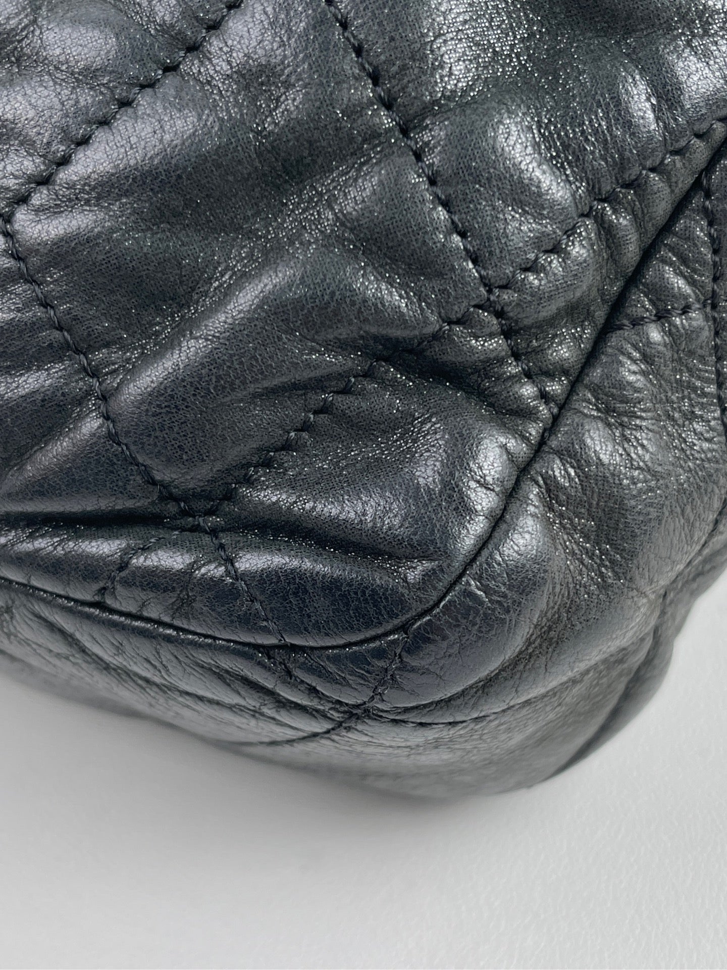 Chanel - Classic Flap - Leather - Black - (medium)