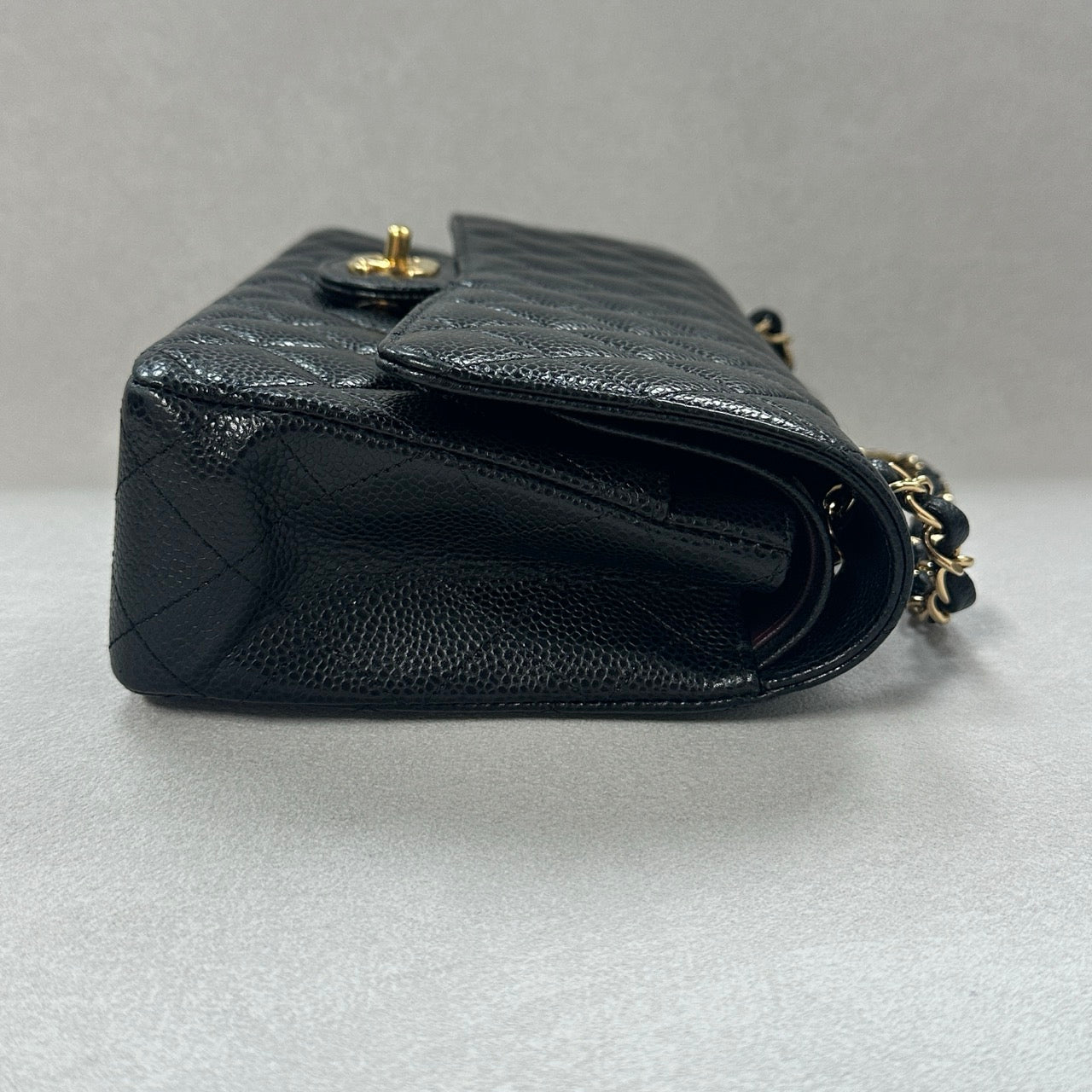Chanel - Classic Flap - Leather - Black - (medium)