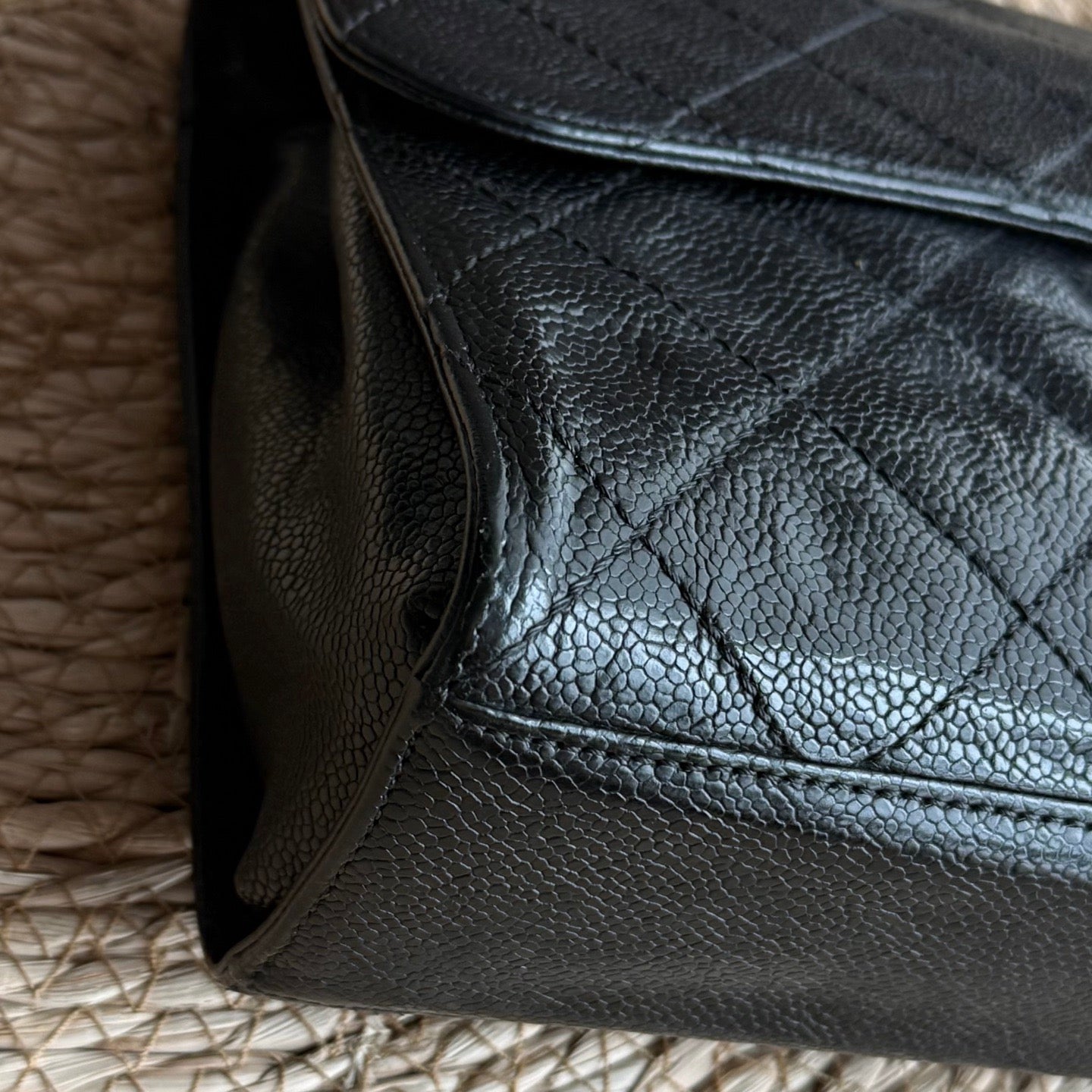 Chanel - Classic Flap - Leather - Black - (medium)